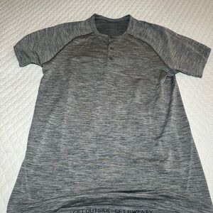 lululemon athletica Heathered Gray Casual Shirt